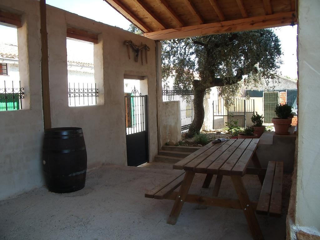 La Casa Del Cartero Pablo Guest House Saldana de Ayllon ภายนอก รูปภาพ