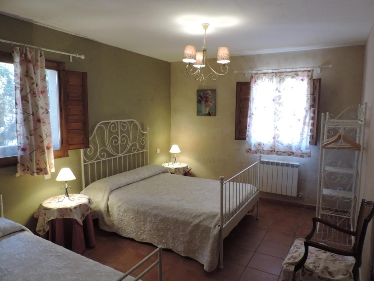 La Casa Del Cartero Pablo Guest House Saldana de Ayllon ภายนอก รูปภาพ