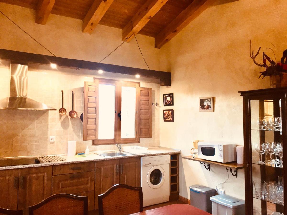 La Casa Del Cartero Pablo Guest House Saldana de Ayllon ภายนอก รูปภาพ